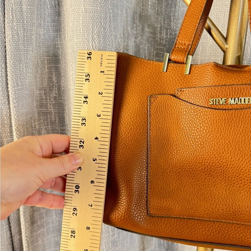 Steve Madden Tan Leather Purse with Gold Detail EUC - Picture 4 of 10